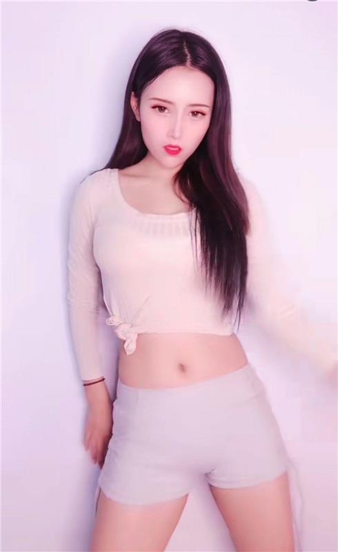 强烈推荐白嫩妹子一枚！